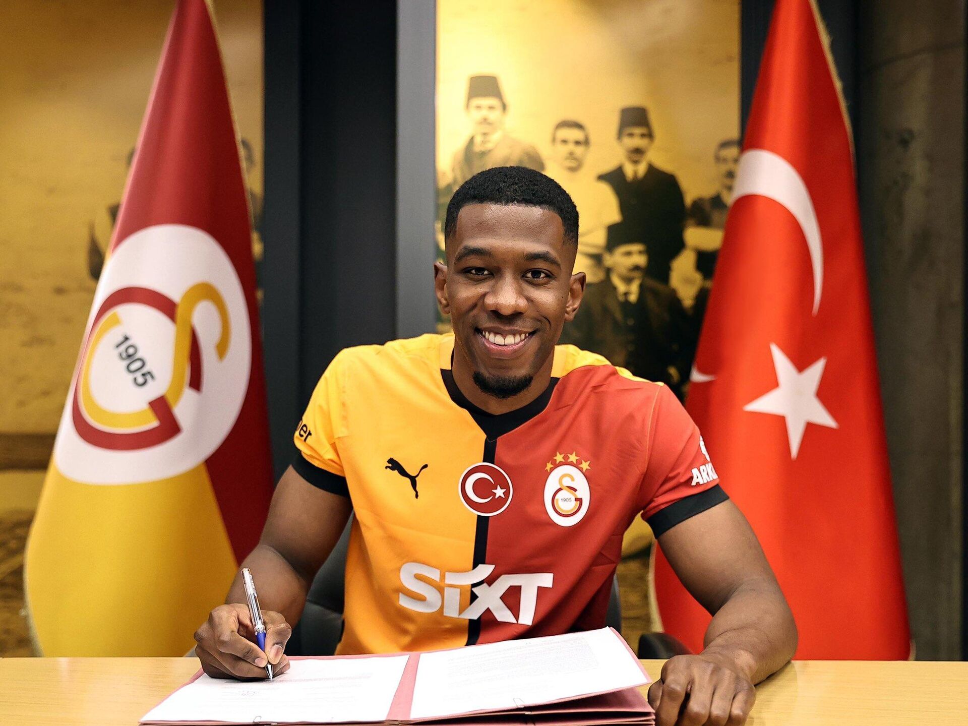 Galatasaray’dan Büyük Hamle: Yeni Transferle 3.5 Yıllık Sözleşme İmzalandı